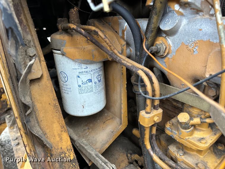 image for item EH7025 1989 Fiat-Allis FL10E  track loader