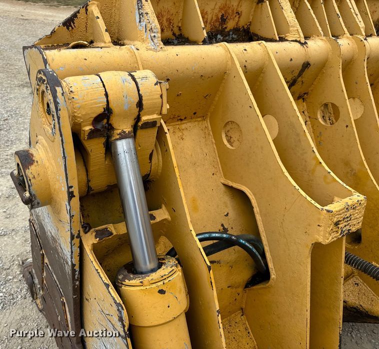 image for item EH7028 1991 Komatsu D66S1 track loader