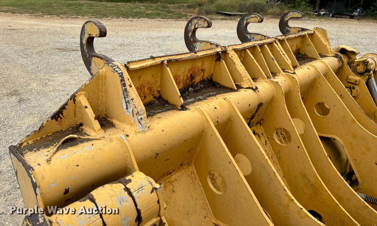 image for item EH7028 1991 Komatsu D66S1 track loader