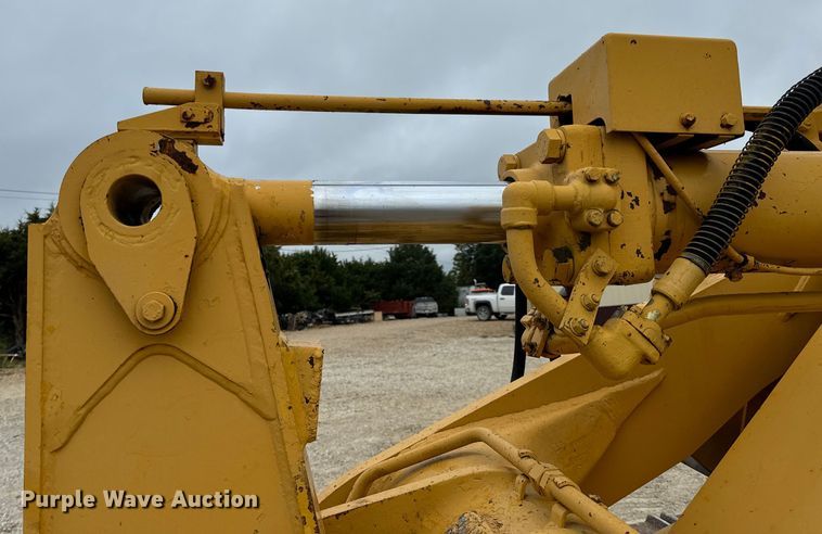 image for item EH7028 1991 Komatsu D66S1 track loader