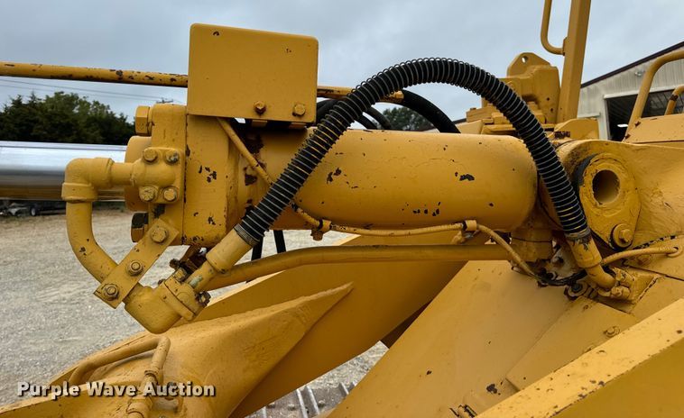 image for item EH7028 1991 Komatsu D66S1 track loader