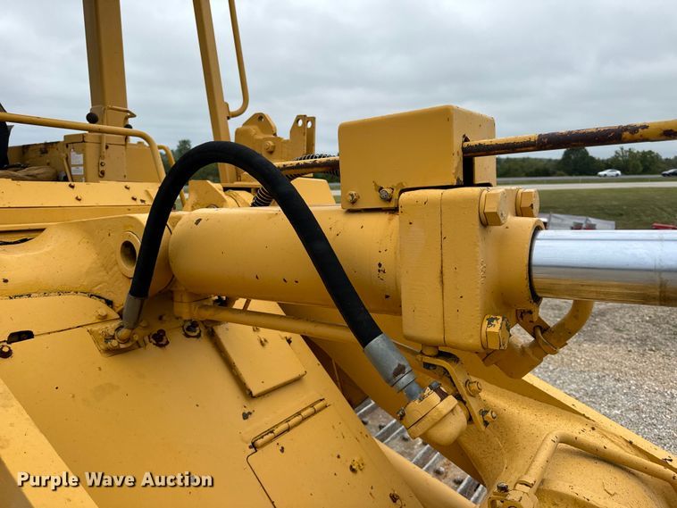 image for item EH7028 1991 Komatsu D66S1 track loader