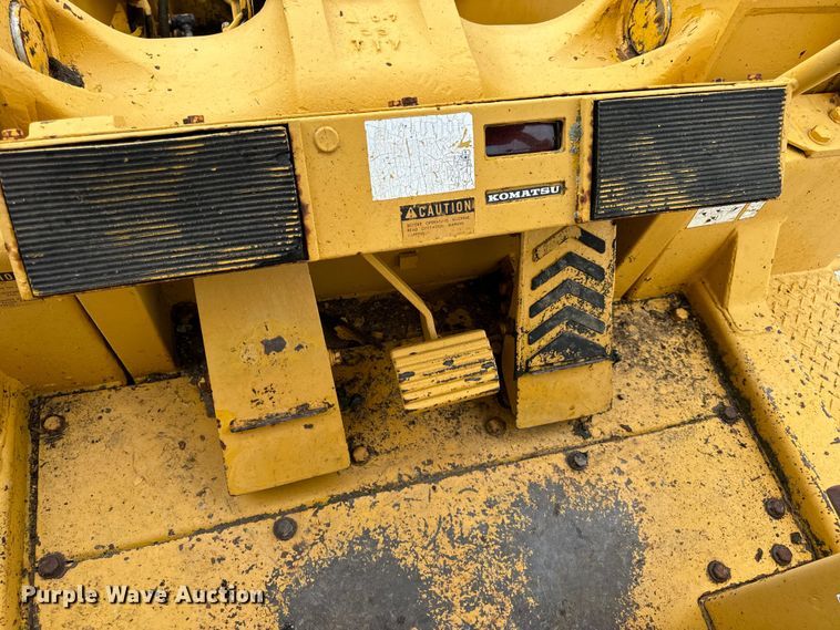 image for item EH7028 1991 Komatsu D66S1 track loader