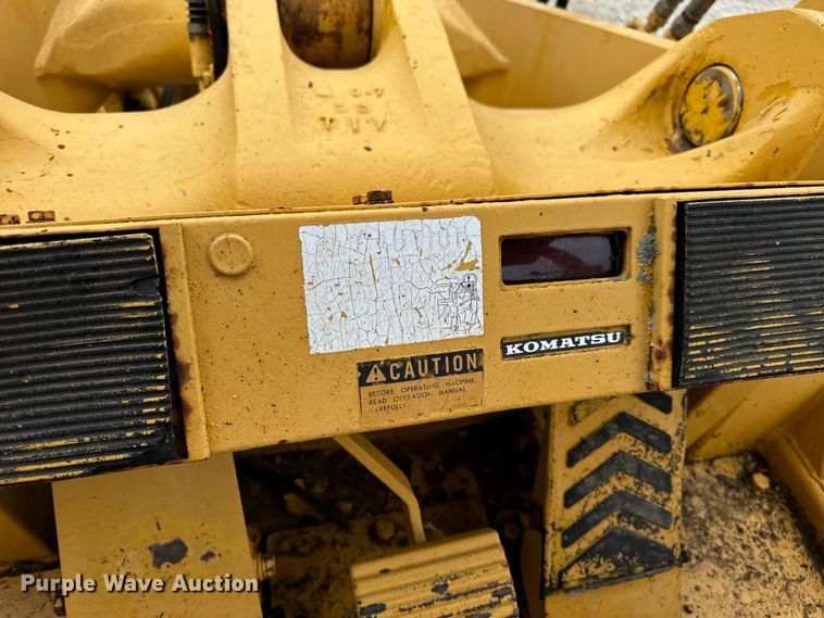 image for item EH7028 1991 Komatsu D66S1 track loader