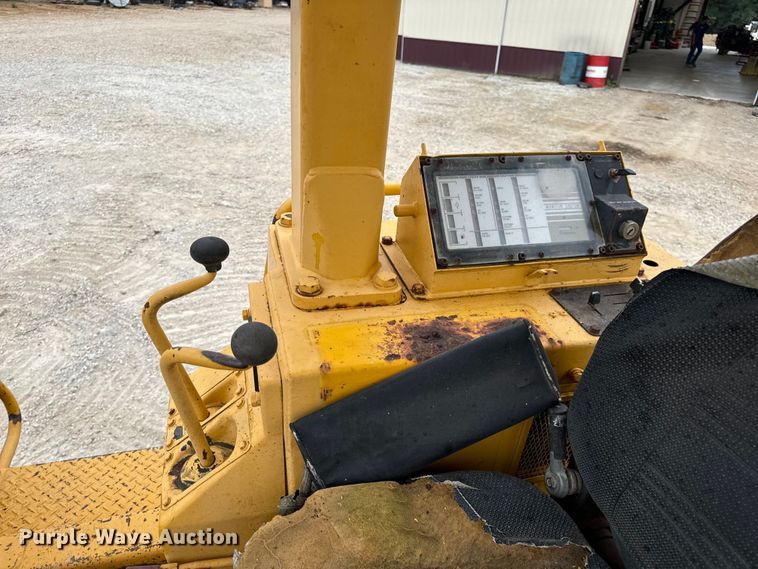 image for item EH7028 1991 Komatsu D66S1 track loader