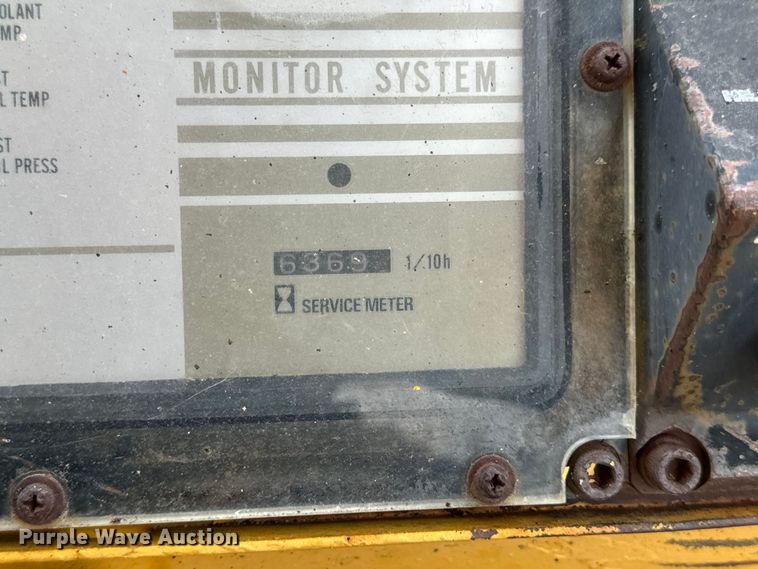 image for item EH7028 1991 Komatsu D66S1 track loader