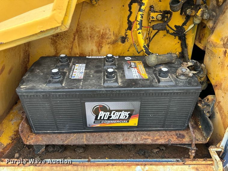 image for item EH7028 1991 Komatsu D66S1 track loader