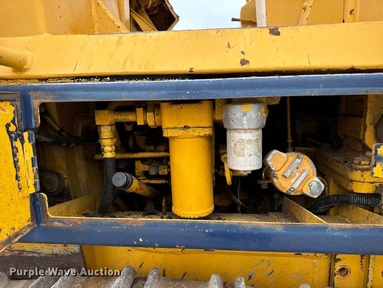 image for item EH7028 1991 Komatsu D66S1 track loader