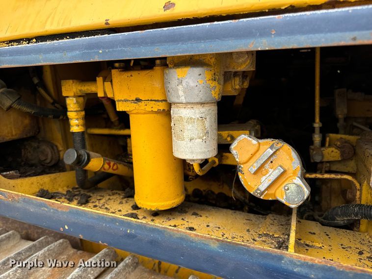 image for item EH7028 1991 Komatsu D66S1 track loader