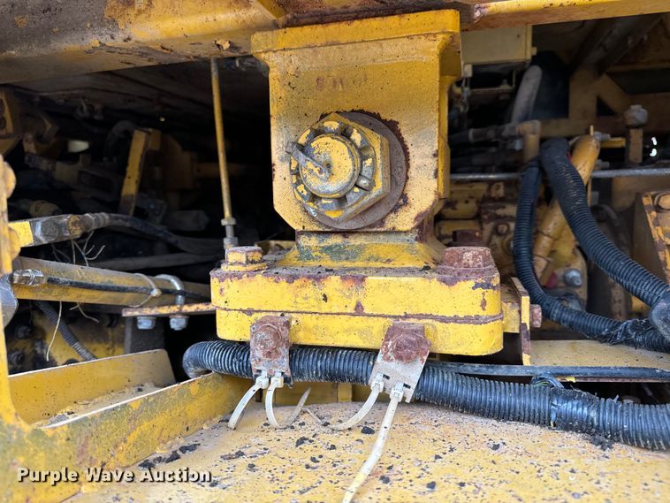 image for item EH7028 1991 Komatsu D66S1 track loader