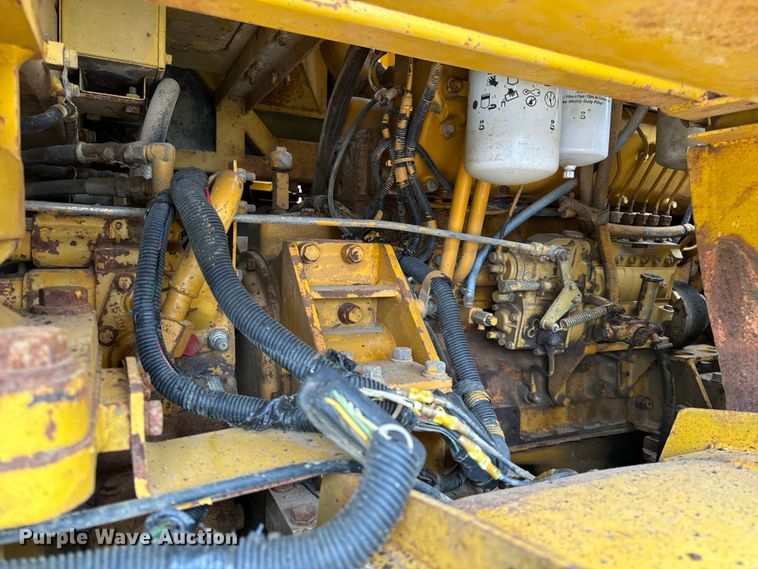 image for item EH7028 1991 Komatsu D66S1 track loader