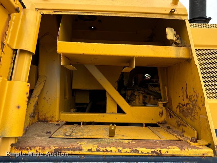 image for item EH7028 1991 Komatsu D66S1 track loader