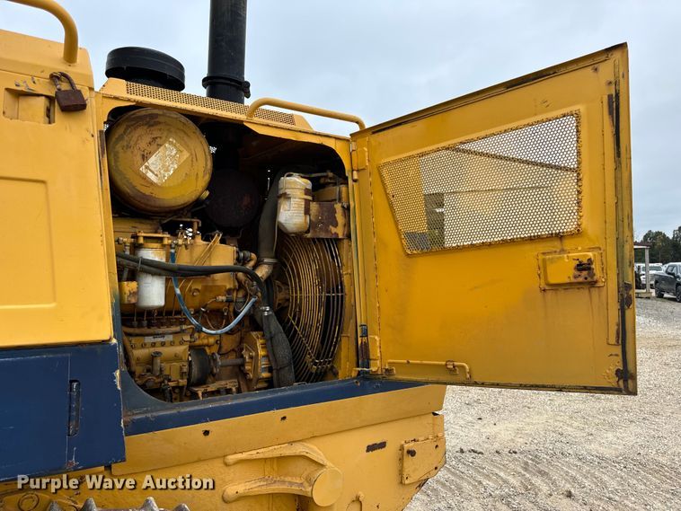 image for item EH7028 1991 Komatsu D66S1 track loader