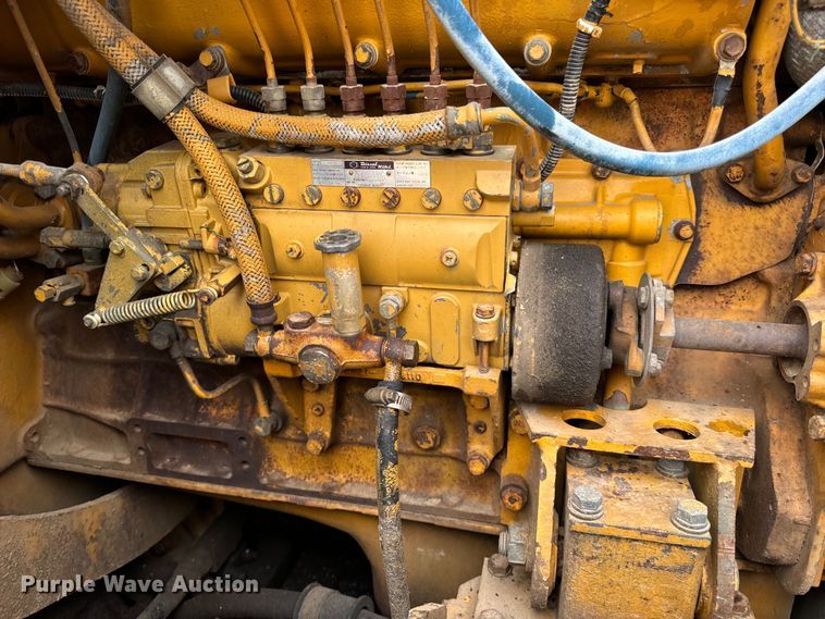 image for item EH7028 1991 Komatsu D66S1 track loader