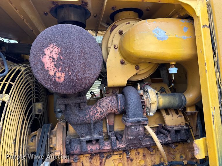 image for item EH7028 1991 Komatsu D66S1 track loader