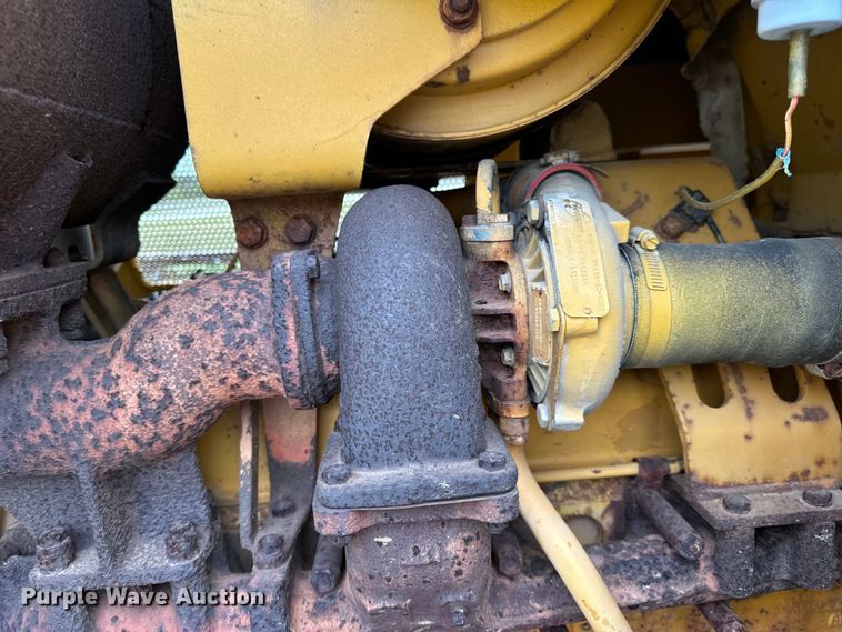 image for item EH7028 1991 Komatsu D66S1 track loader