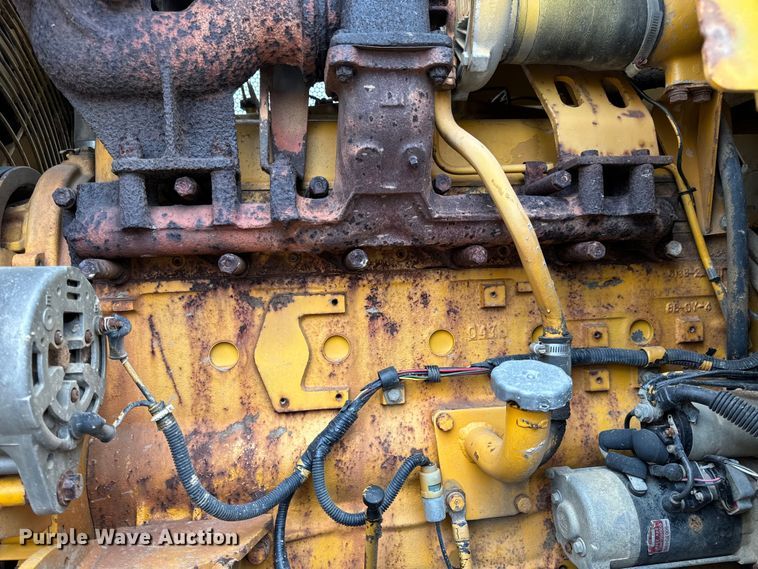 image for item EH7028 1991 Komatsu D66S1 track loader