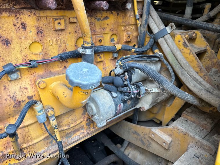 image for item EH7028 1991 Komatsu D66S1 track loader