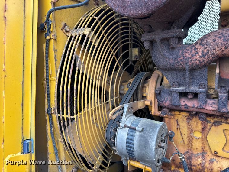 image for item EH7028 1991 Komatsu D66S1 track loader