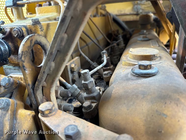 image for item EH7028 1991 Komatsu D66S1 track loader