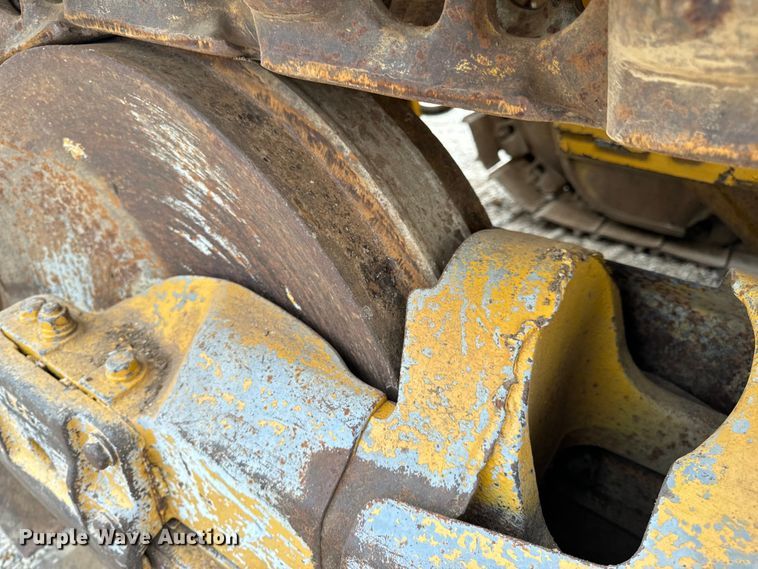 image for item EH7028 1991 Komatsu D66S1 track loader