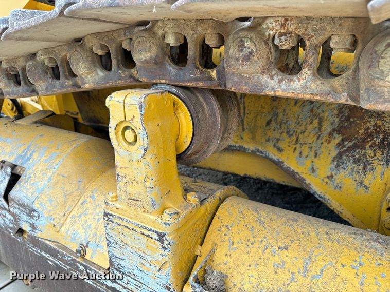 image for item EH7028 1991 Komatsu D66S1 track loader