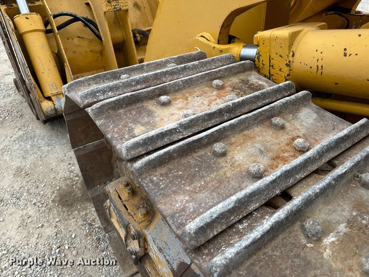 image for item EH7028 1991 Komatsu D66S1 track loader