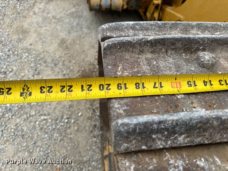 image for item EH7028 1991 Komatsu D66S1 track loader