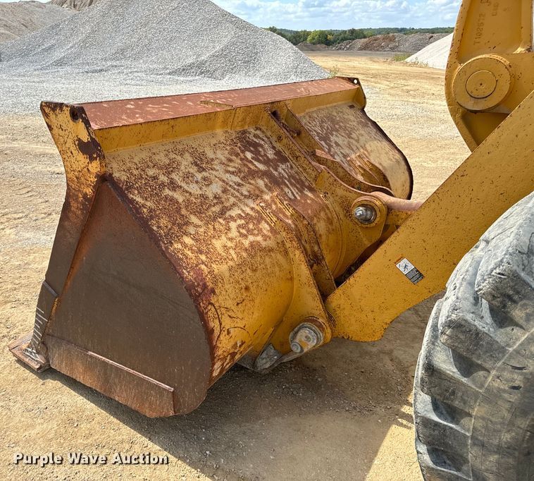 image for item EH7042 John Deere 644G wheel loader