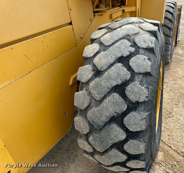 image for item EH7042 John Deere 644G wheel loader