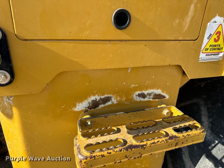 image for item EH7046 2004 Kawasaki 80ZV wheel loader