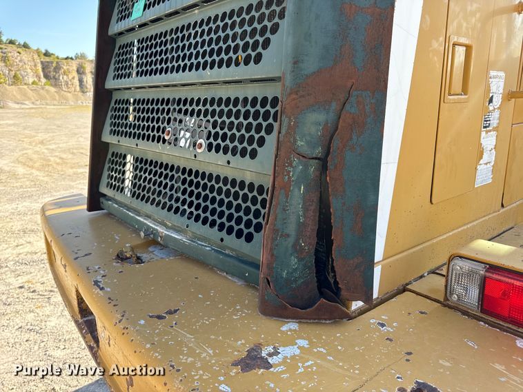 image for item EH7046 2004 Kawasaki 80ZV wheel loader