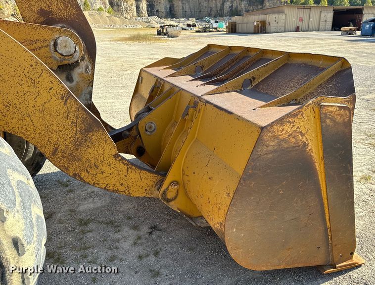 image for item EH7046 2004 Kawasaki 80ZV wheel loader