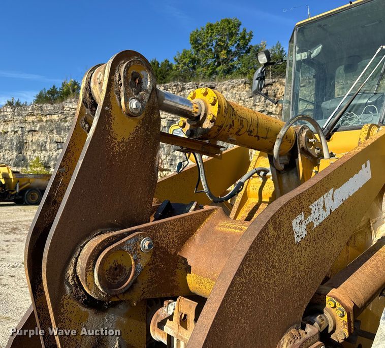 image for item EH7046 2004 Kawasaki 80ZV wheel loader