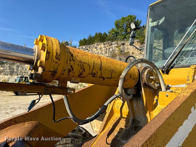 image for item EH7046 2004 Kawasaki 80ZV wheel loader