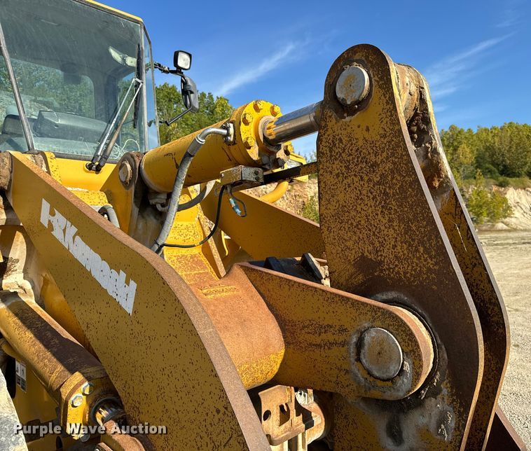 image for item EH7046 2004 Kawasaki 80ZV wheel loader