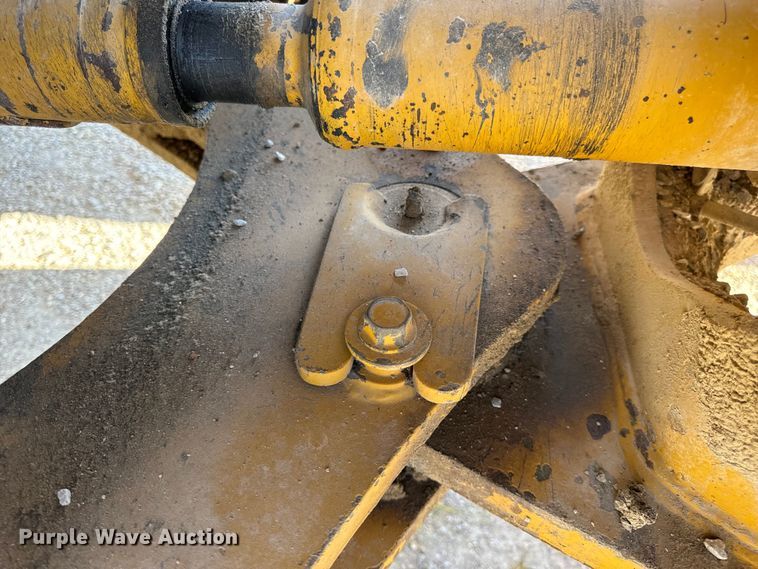 image for item EH7046 2004 Kawasaki 80ZV wheel loader