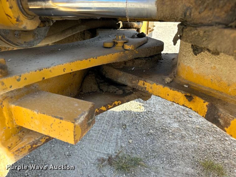 image for item EH7046 2004 Kawasaki 80ZV wheel loader