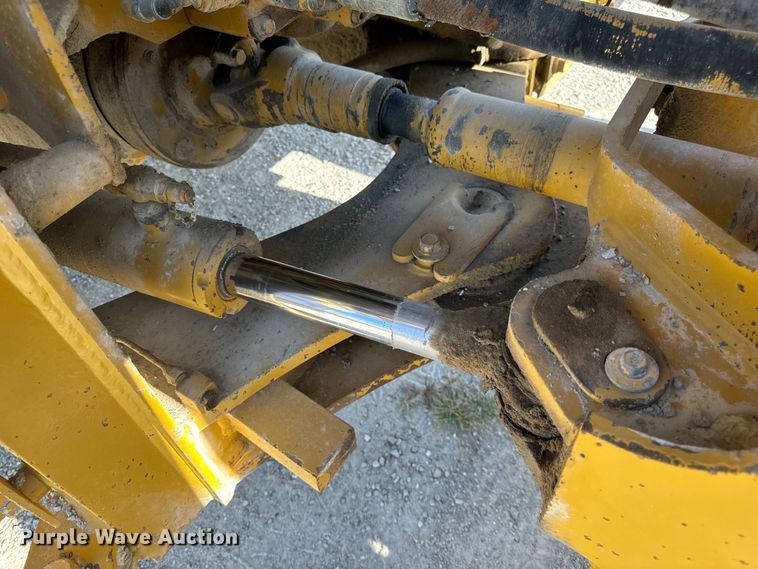 image for item EH7046 2004 Kawasaki 80ZV wheel loader