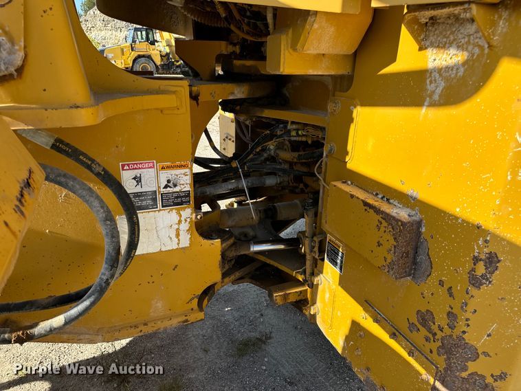 image for item EH7046 2004 Kawasaki 80ZV wheel loader