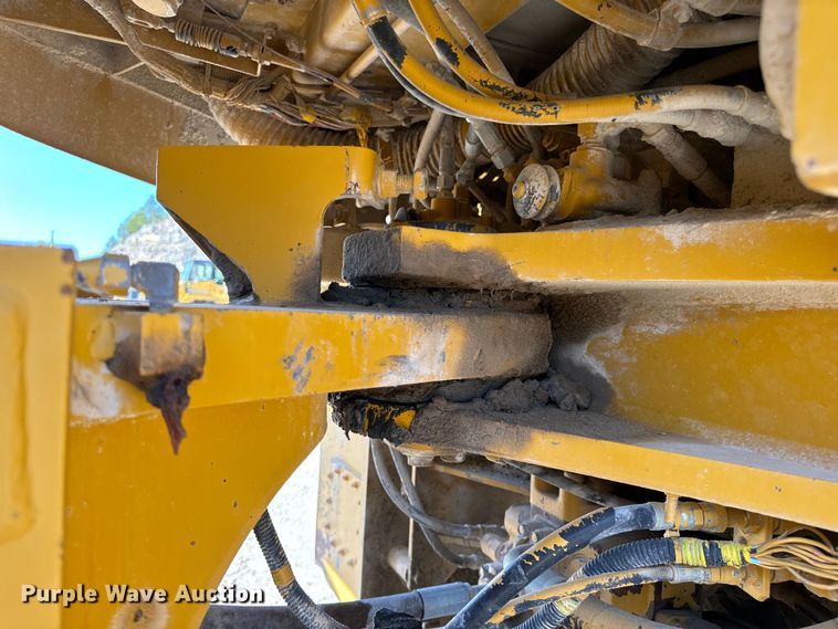 image for item EH7046 2004 Kawasaki 80ZV wheel loader