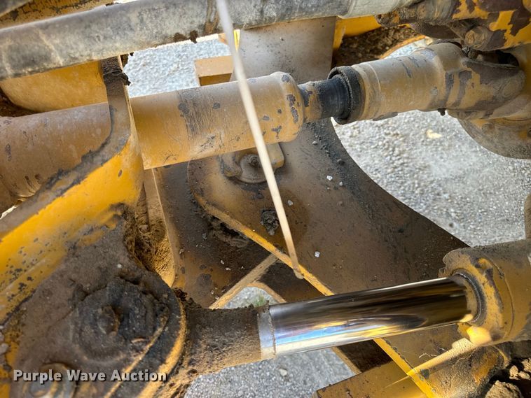 image for item EH7046 2004 Kawasaki 80ZV wheel loader