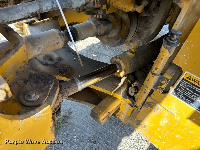 image for item EH7046 2004 Kawasaki 80ZV wheel loader