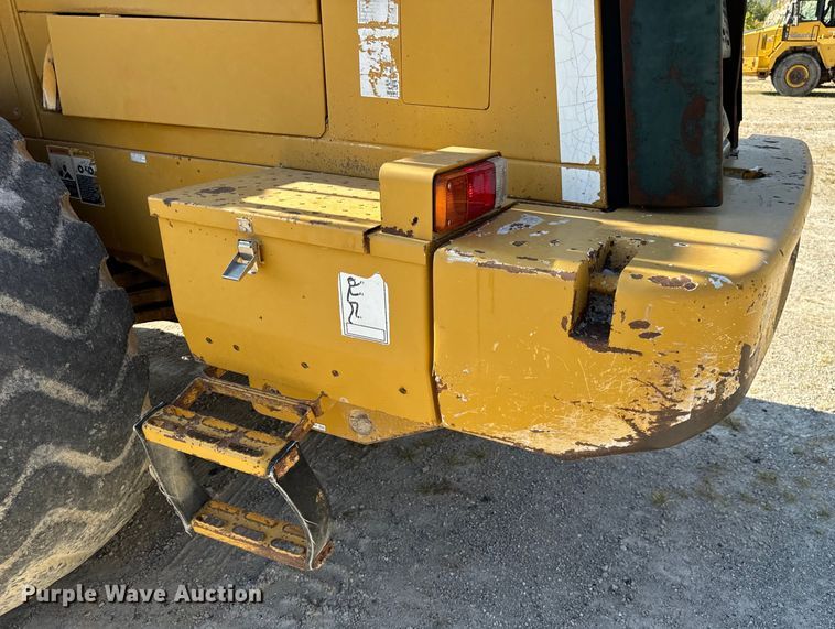 image for item EH7046 2004 Kawasaki 80ZV wheel loader