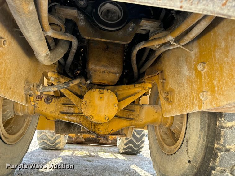 image for item EH7046 2004 Kawasaki 80ZV wheel loader