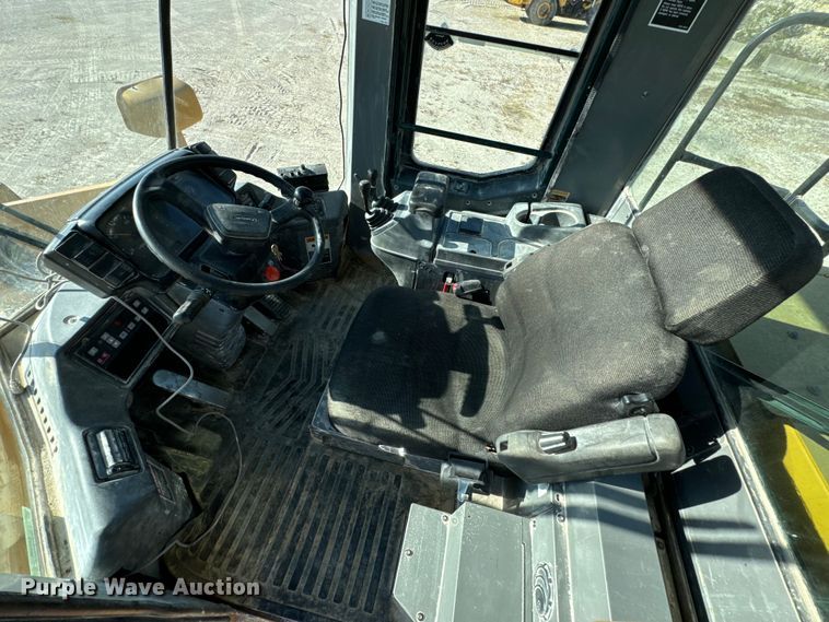 image for item EH7046 2004 Kawasaki 80ZV wheel loader