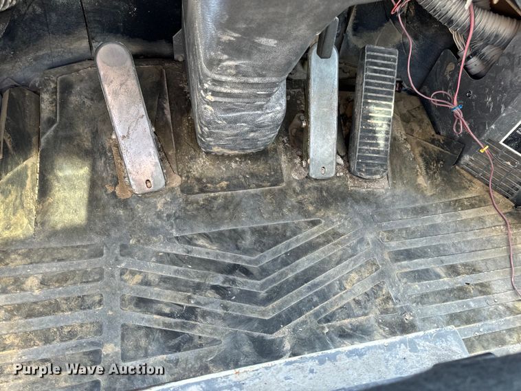 image for item EH7046 2004 Kawasaki 80ZV wheel loader