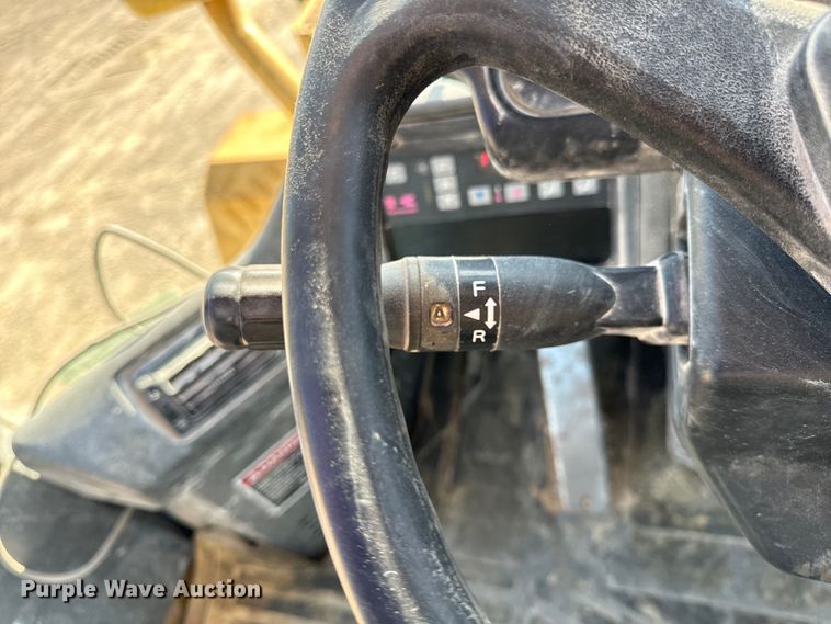 image for item EH7046 2004 Kawasaki 80ZV wheel loader