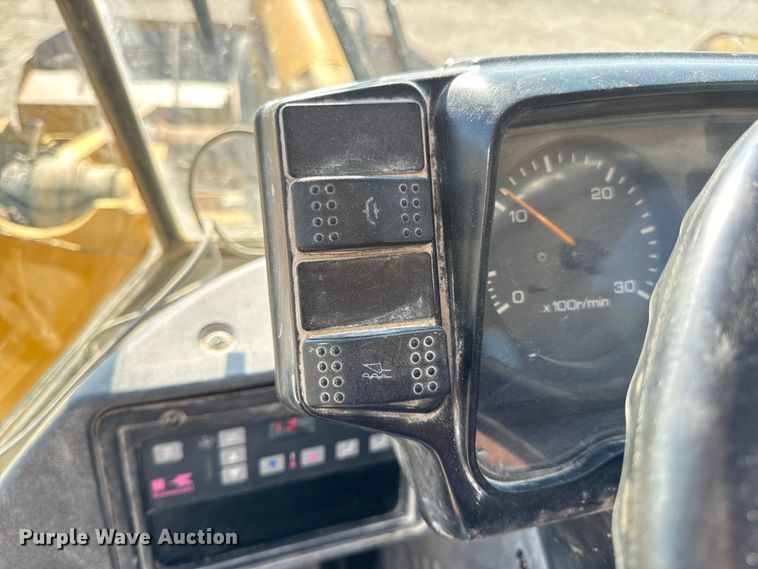 image for item EH7046 2004 Kawasaki 80ZV wheel loader