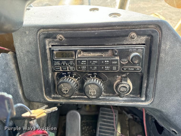 image for item EH7046 2004 Kawasaki 80ZV wheel loader